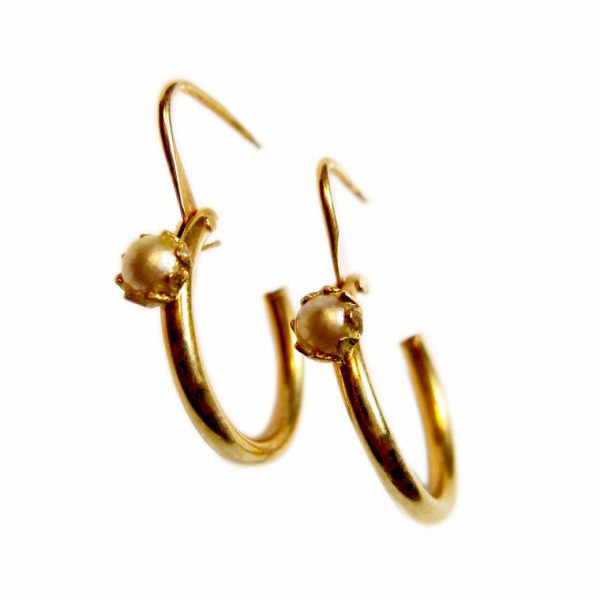 9 carat solid yellow gold pierced earrings with small cultured pearls